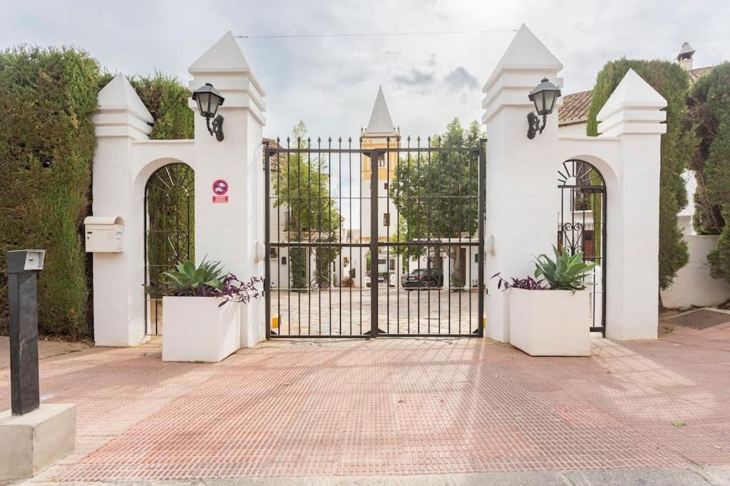 Stylish Spanish 3 Bd Townhouse On The Golden Mile Marbella Esterno foto